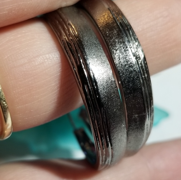 Relisted -Textured hoop earrings dark silver tone metal - Picture 10 of 10